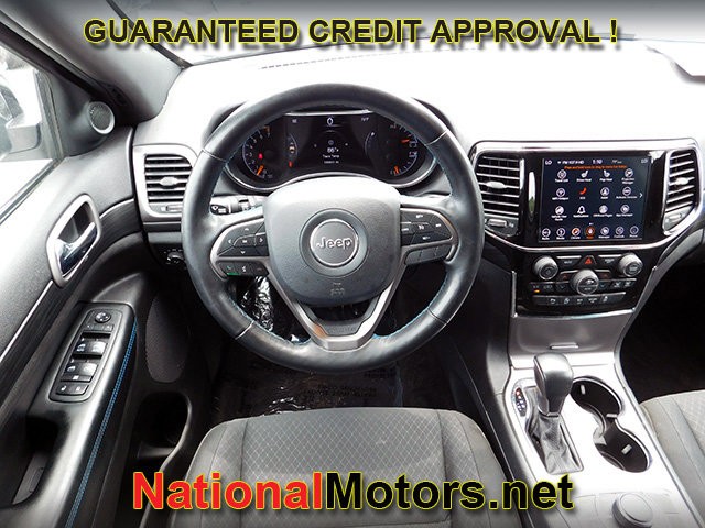 Jeep Grand Cherokee Vehicle Full-screen Gallery Image 12