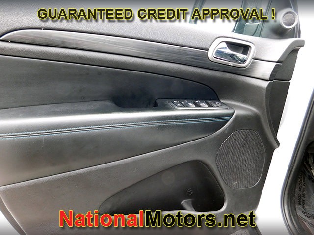 Jeep Grand Cherokee Vehicle Full-screen Gallery Image 13