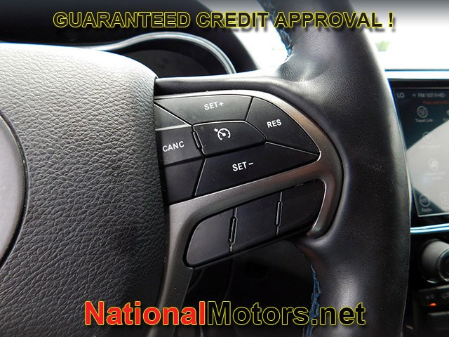 Jeep Grand Cherokee Vehicle Full-screen Gallery Image 20