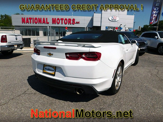 Chevrolet Camaro Vehicle Full-screen Gallery Image 06