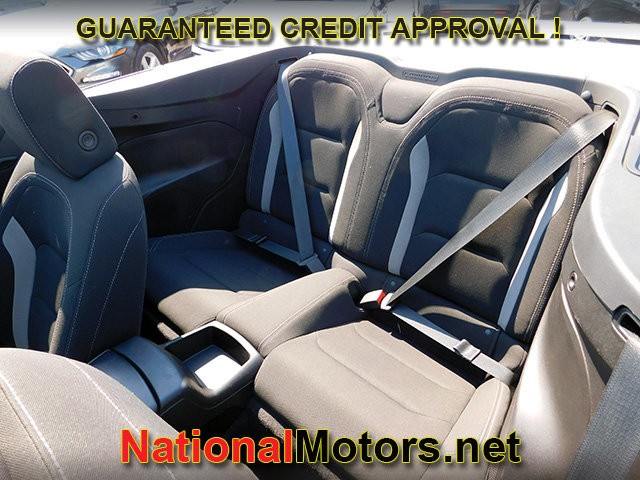 Chevrolet Camaro Vehicle Full-screen Gallery Image 11