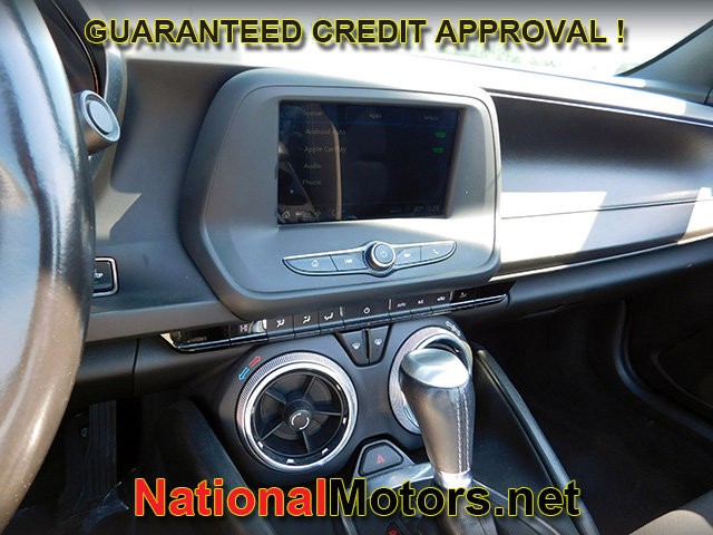 Chevrolet Camaro Vehicle Full-screen Gallery Image 12
