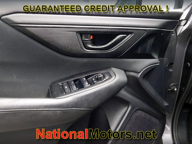 Subaru Outback Vehicle Full-screen Gallery Image 11