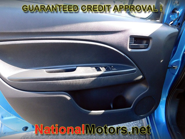 Mitsubishi Mirage Vehicle Full-screen Gallery Image 07