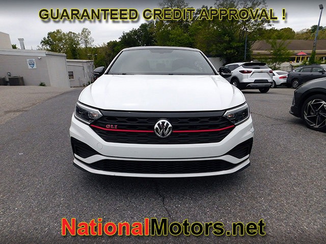 Volkswagen Jetta GLI Vehicle Full-screen Gallery Image 03