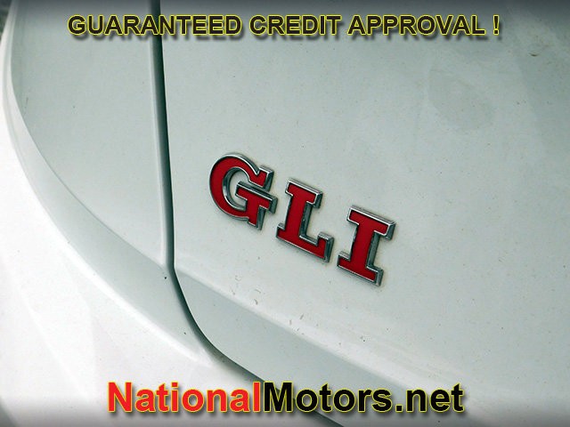 Volkswagen Jetta GLI Vehicle Full-screen Gallery Image 06