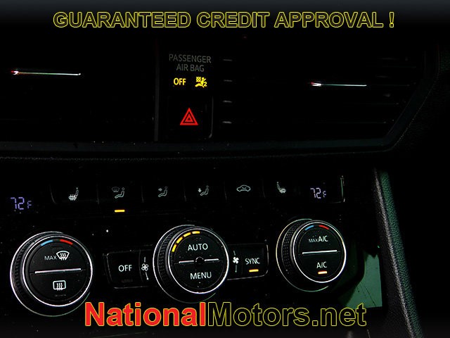 Volkswagen Jetta GLI Vehicle Full-screen Gallery Image 15