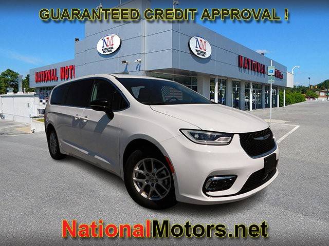 Chrysler Pacifica Touring L - Ellicott City MD