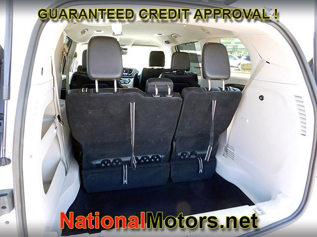 Chrysler Pacifica Vehicle Full-screen Gallery Image 07
