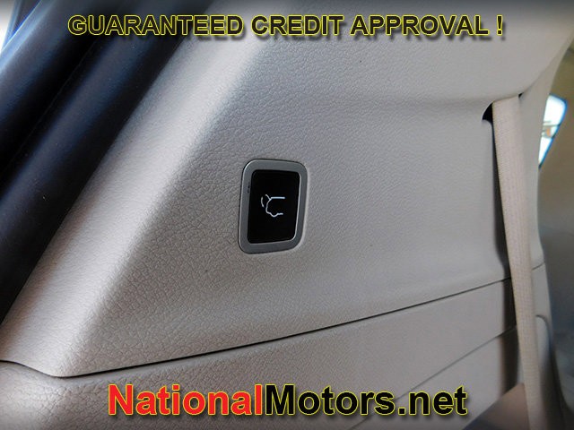 Chrysler Pacifica Vehicle Full-screen Gallery Image 09