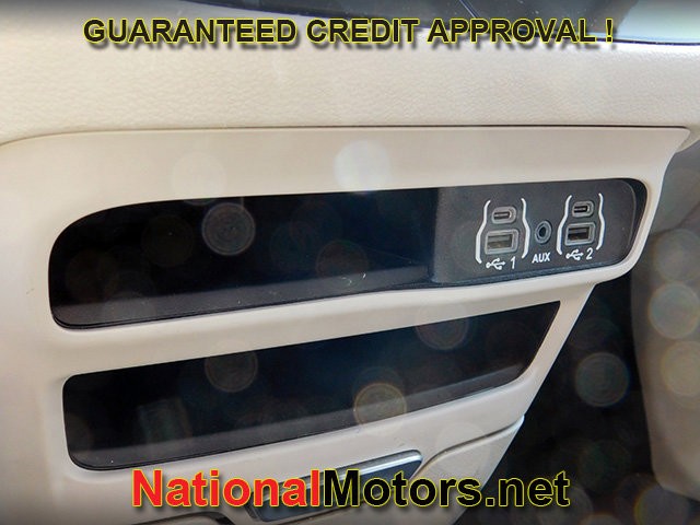 Chrysler Pacifica Vehicle Full-screen Gallery Image 19