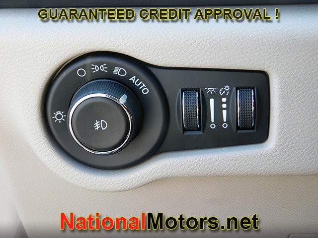 Chrysler Pacifica Vehicle Full-screen Gallery Image 23