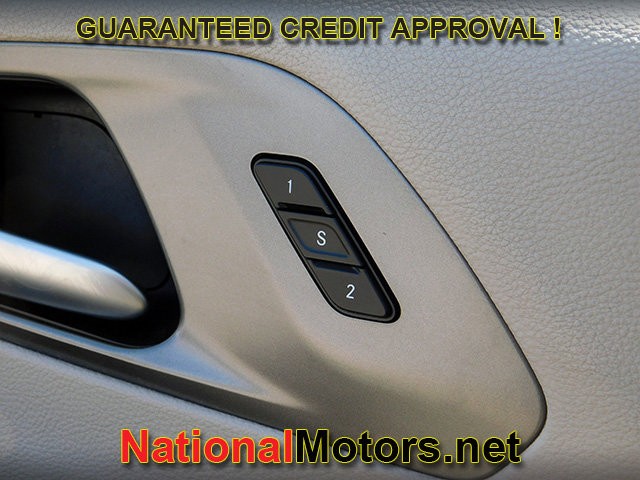 Chrysler Pacifica Vehicle Full-screen Gallery Image 24