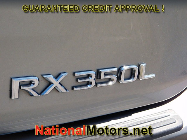 Lexus RX Vehicle Full-screen Gallery Image 06