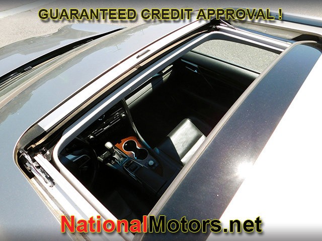 Lexus RX Vehicle Full-screen Gallery Image 08