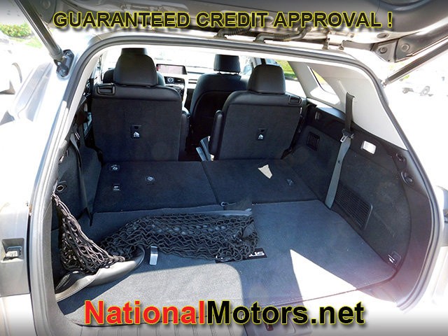 Lexus RX Vehicle Full-screen Gallery Image 10