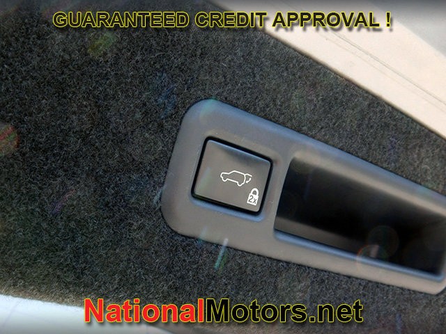 Lexus RX Vehicle Full-screen Gallery Image 11