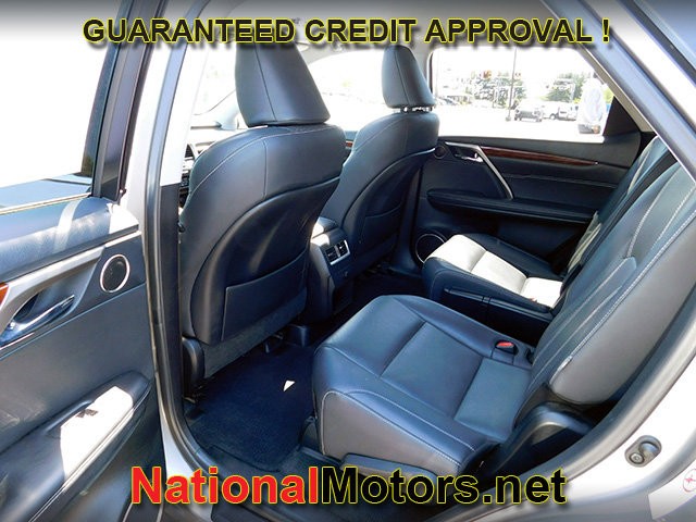 Lexus RX Vehicle Full-screen Gallery Image 13