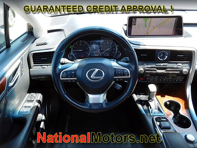 Lexus RX Vehicle Full-screen Gallery Image 15