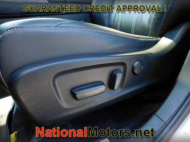 Lexus RX Vehicle Full-screen Gallery Image 19