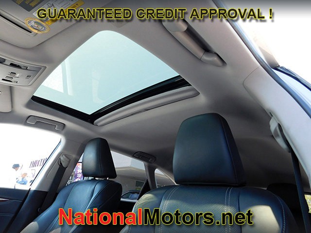 Lexus RX Vehicle Full-screen Gallery Image 20