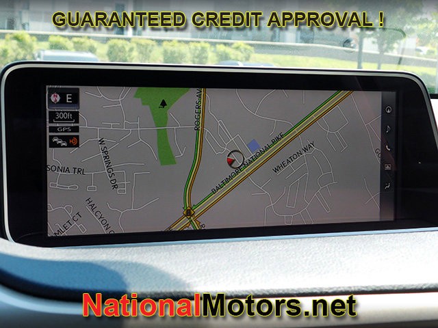 Lexus RX Vehicle Full-screen Gallery Image 21