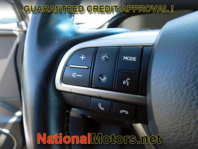 Lexus RX Vehicle Full-screen Gallery Image 26