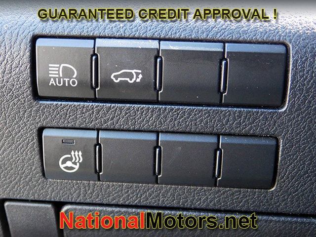 Lexus RX Vehicle Full-screen Gallery Image 28