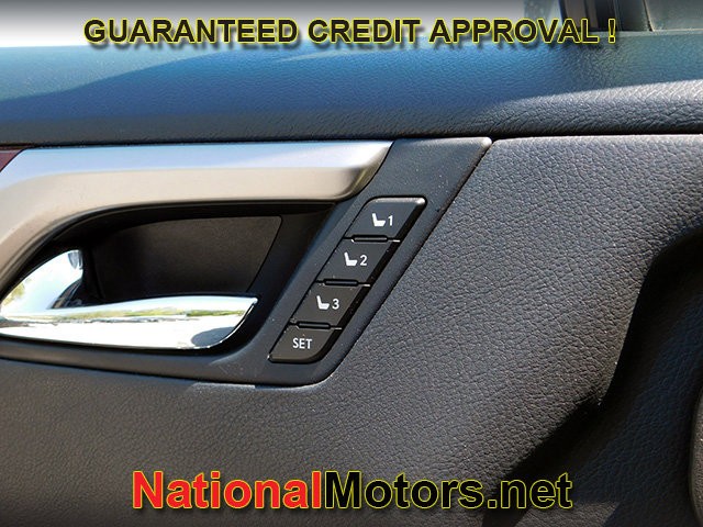 Lexus RX Vehicle Full-screen Gallery Image 29