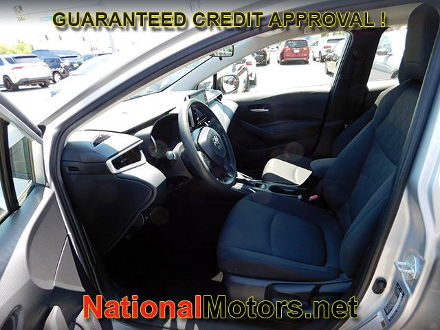 Toyota Corolla Vehicle Full-screen Gallery Image 11
