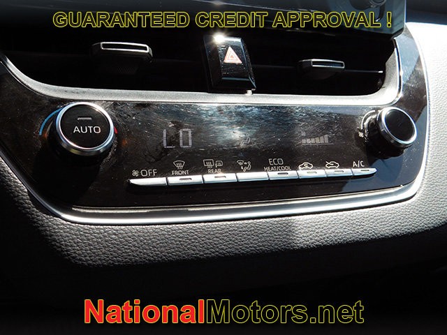 Toyota Corolla Vehicle Full-screen Gallery Image 14