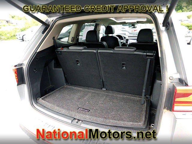 Volkswagen Atlas Vehicle Full-screen Gallery Image 08