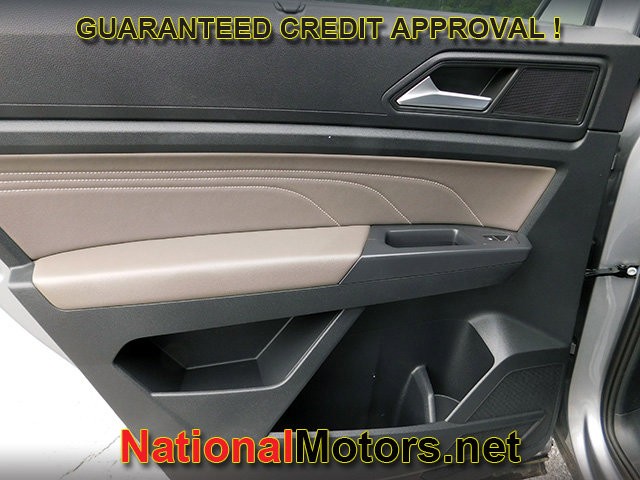 Volkswagen Atlas Vehicle Full-screen Gallery Image 10