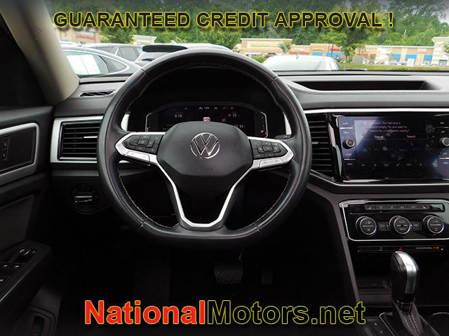 Volkswagen Atlas Vehicle Full-screen Gallery Image 13