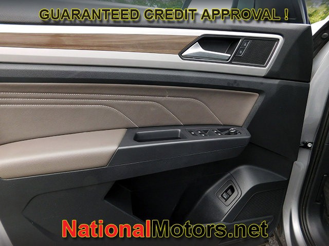 Volkswagen Atlas Vehicle Full-screen Gallery Image 14