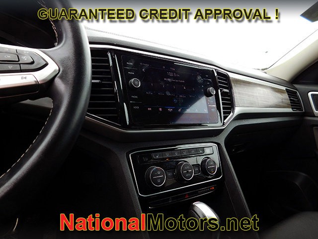 Volkswagen Atlas Vehicle Full-screen Gallery Image 16