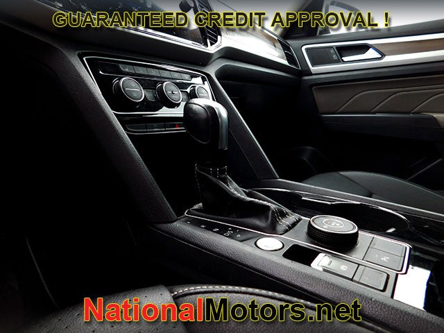Volkswagen Atlas Vehicle Full-screen Gallery Image 17