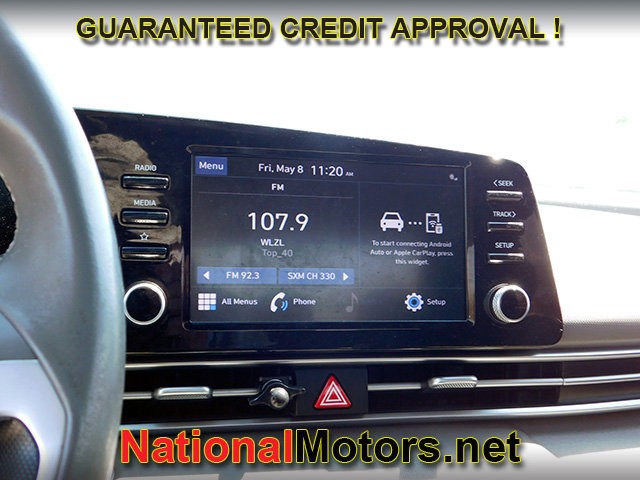 Hyundai Elantra Vehicle Full-screen Gallery Image 15