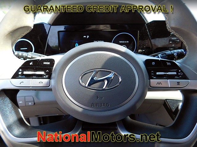 Hyundai Elantra Vehicle Full-screen Gallery Image 18