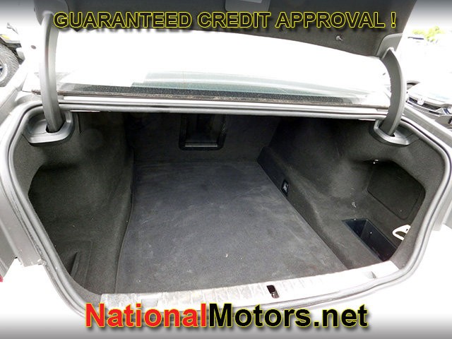 BMW 7 Series Vehicle Full-screen Gallery Image 07