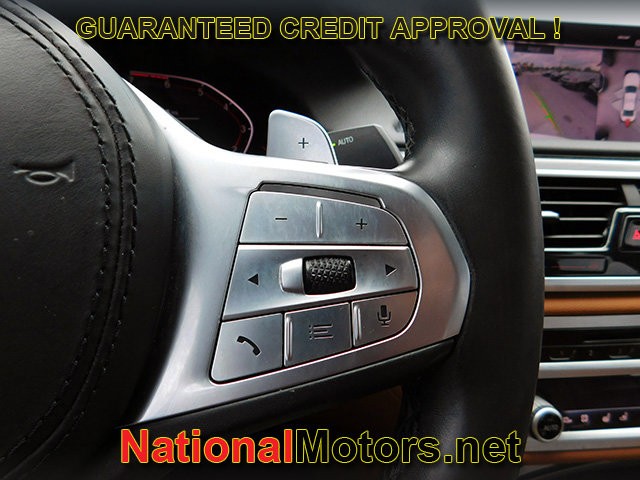 BMW 7 Series Vehicle Full-screen Gallery Image 22