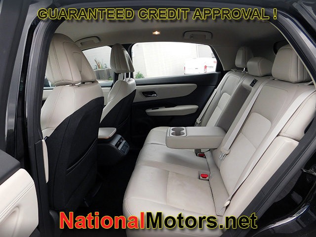 Nissan ARIYA Vehicle Full-screen Gallery Image 06