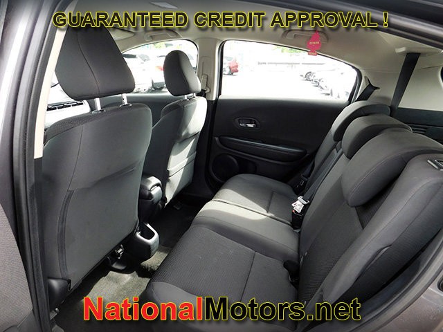 Honda HR-V Vehicle Full-screen Gallery Image 09