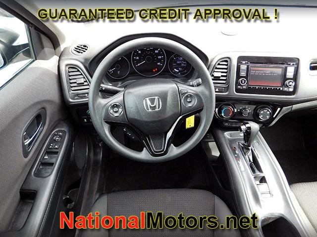 Honda HR-V Vehicle Full-screen Gallery Image 10