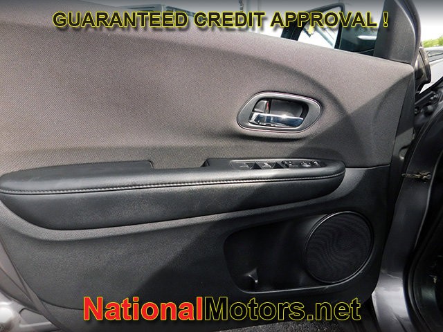 Honda HR-V Vehicle Full-screen Gallery Image 11