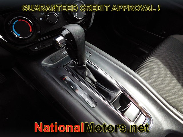 Honda HR-V Vehicle Full-screen Gallery Image 16
