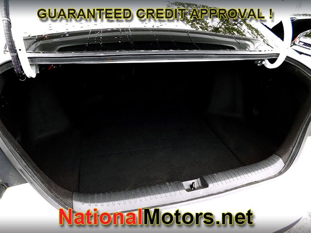 Honda Accord Sedan Vehicle Full-screen Gallery Image 05