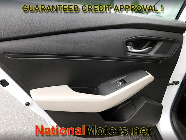Honda Accord Sedan Vehicle Full-screen Gallery Image 06