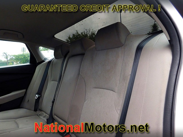 Honda Accord Sedan Vehicle Full-screen Gallery Image 07