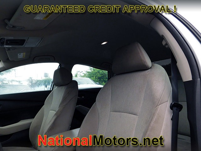 Honda Accord Sedan Vehicle Full-screen Gallery Image 10